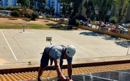 Instalados 1.068 paneles fotovoltaicos en edificios públicos y sustituidos cerca de 8.000 luminarias en 17 centros educativos