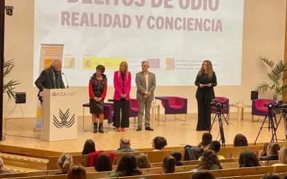 Zuleica Molina asiste a un podcast en directo organizado por la Fundación Márgenes y Vínculos sobre delitos de odio