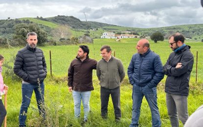 La delegación municipal de Medio Ambiente y la Unión Ciclista Barreña colaboran en la reforestación de los itinerarios periurbanos del municipio