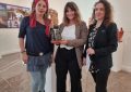 106 personas participaron en el sorteo de una réplica de las Tres Gracias de Nacho Falgueras cuya ganadora ha sido Laura Romero