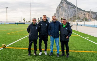 El alcalde realiza una visita a los campos de la ciudad deportiva, sede de la Copa de Andalucía de fútbol