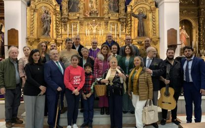 Mercedes Atanet felicita a la Peña Flamenca por la celebración de la XVI Misa en conmemoración del Día de Andalucía