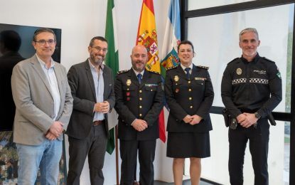 El alcalde recibe a Nacho Macías,  nuevo inspector jefe de la Policía Judicial de la Comisaría linense
