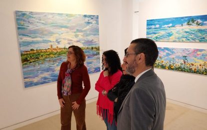 El alcalde realiza con la artista Paloma Ripollés una visita guiada a su exposición del Museo Cruz Herrera, ‘En zona VIP’