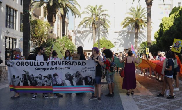 Orgullo y Diversidad Campo de Gibraltar reclama secciones LGTBI en las bibliotecas municipales
