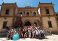 Turismo acompaña en un recorrido por el municipio a un centenar de mujeres procedentes de Arahal