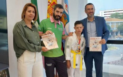 El alcalde ha recibido a Josemi Hidalgo, ganador del I Campeonato de España de Taekwondo ITF Inclusivo