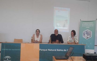 Técnicos de Playas asisten a la presentación del “Manual de Buenas Prácticas para el Manejo y Cuidado de Ecosistemas Litorales”