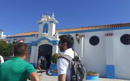 Visita del arquitecto del Obispado, Antonio Sánchez Casas, a la Parroquia de la Virgen del Carmen