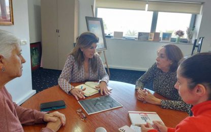 Fiestas evalúa con la Asociación de Crocheteras Linense la continuidad de sus proyectos y el inicio de nuevas actividades