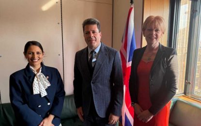 El Ministro Principal amplía sus reuniones en Londres