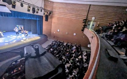 Más de 500 estudiantes acuden al teatro para conmemorar el  Día Mundial de las Artes Escénicas para la Infancia y la Juventud