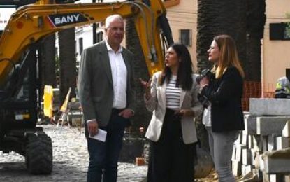 Visita al Paseo de las Palmeras, que contará con una veintena de plazas de aparcamiento