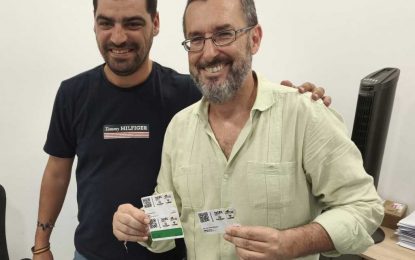 El alcalde adquiere los abonos de la temporada 2025/26 de la real Balompédica Linense