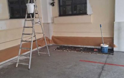 El Ayuntamiento favorecerá la contratación de personas con discapacidad y difícil inclusión para servicios de apoyo a la limpieza de colegios y edificios municipales