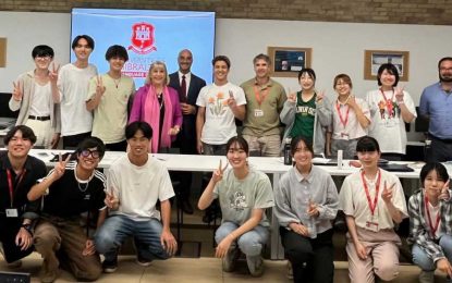 Dos ministros se reúnen con el grupo japonés de estudios en el extranjero de la Universidad de Gibraltar