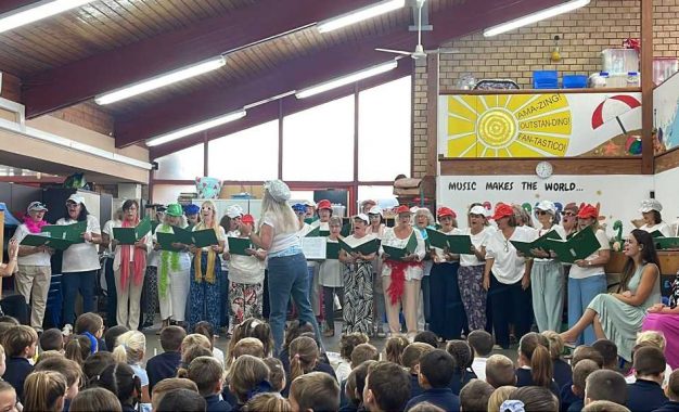 El Coro Comunitario de PAAMOA visita la Escuela St Paul’s