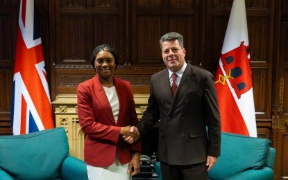 El Ministro Principal se reúne con la diputada Kemi Badenoch, líder del Partido Conservador
