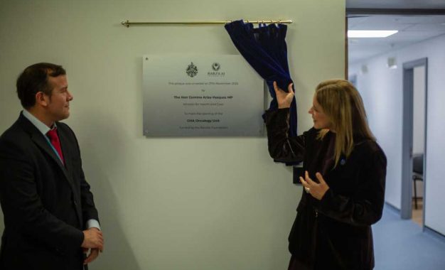 La Ministra Arias-Vásquez inauguró oficialmente la nueva Sala de Oncología del Hospital St. Bernard.