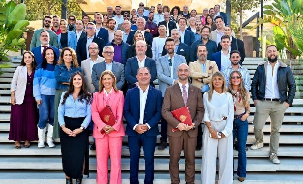  Los ministros Santos y Arias-Vásquez asisten al evento del Gastroclub Empresarial en Málaga