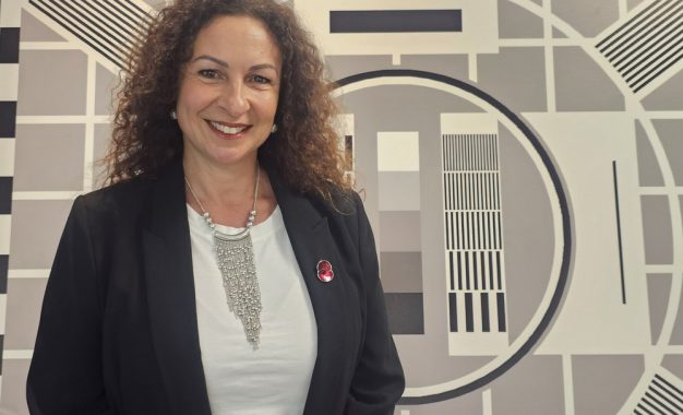 El Ministro Principal felicita a Paula Latin por su nombramiento como  Consejera Delegada de la GBC