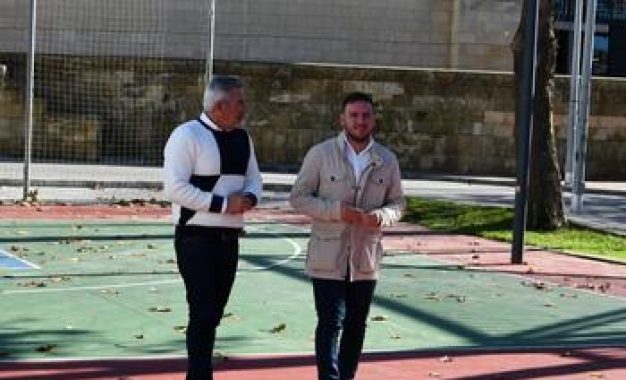 Mejoras en la pista de baloncesto situada frente al Mercado Diego Ponce en