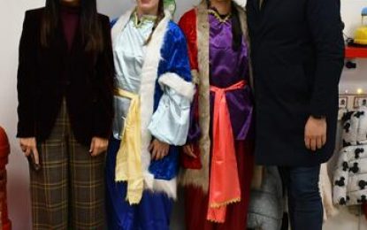 Los Carteros Reales traen la ilusión a las guarderías del Municipio de San Roque .