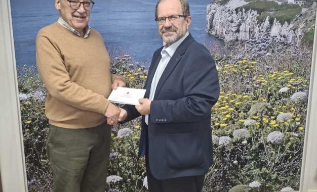 El Ministro Cortés agradece al Presidente saliente del Heritage Trust