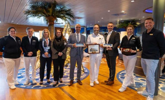 La Oficina de Turismo de Gibraltar da la bienvenida al crucero AIDAluna en su primera escala