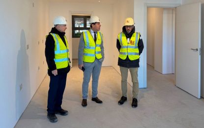  El Ministro Principal visita las obras de vivienda asequible Bob Peliza Mews y Chatham Views