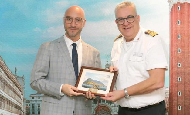 El Costa Toscana hace su primera escala en Gibraltar