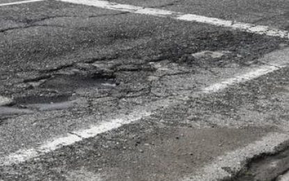 El Ayuntamiento solicita a la Junta una inspección al estado de la avenida Guadarranque