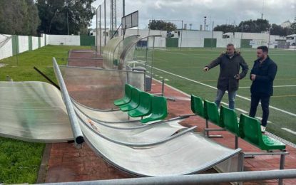 Visita a las instalaciones deportivas para evaluar los daños causados por el temporal en las barriadas de San Roque.