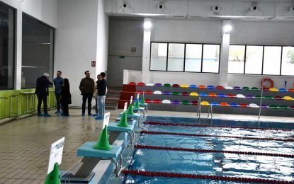 Visita a la Piscina Cubierta cuando se cumple un año de su adjudicación a San Roque Fit