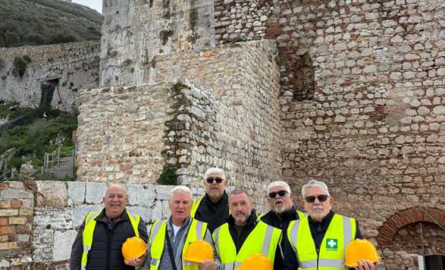 Ex funcionarios de prisiones regresan al Castillo Árabe