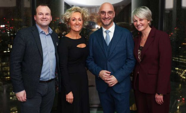 El Ministro de Turismo asiste a la Cena de Líderes del Sector en Londres