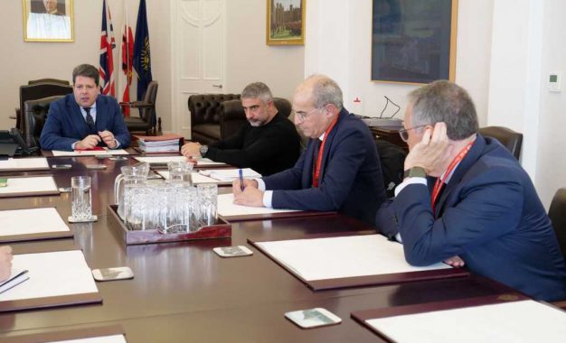 El Ministro Principal de Gibraltar, Fabián Picardo, se ha reunido hoy con el Grupo Transfronterizo