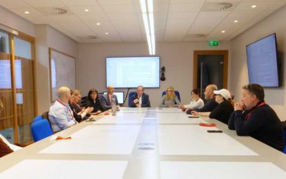 El Ministro Cortés informa a las ONG ecologistas