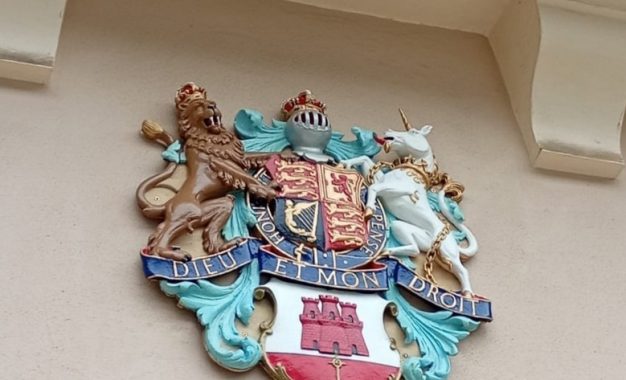 Restauración del Escudo – Ayuntamiento de Gibraltar.