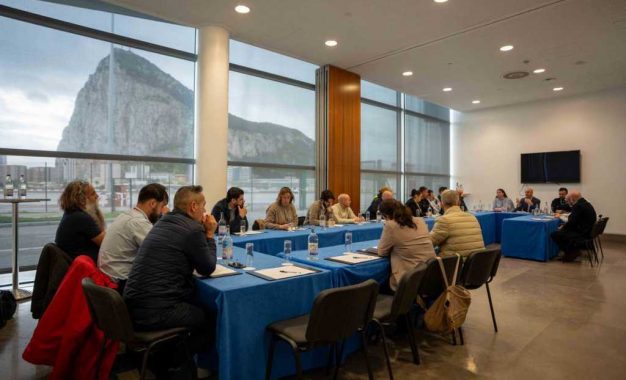  El Ministro de Turismo informa al sector de cruceros sobre el Tratado entre el Reino Unido y la UE