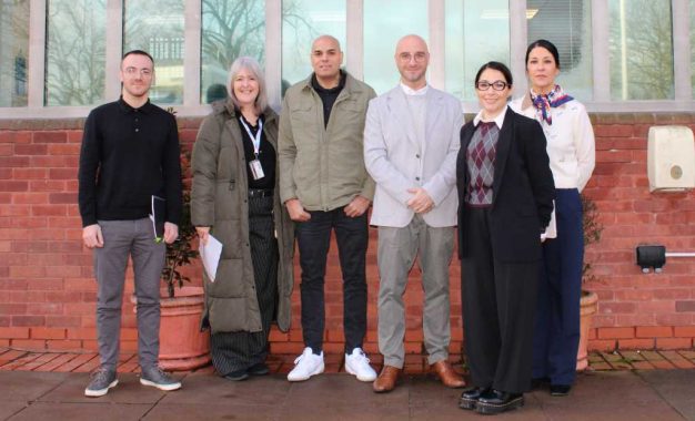 El Ministro de Empleo visita los Servicios de Custodia y Libertad Condicional en Londres, Leeds y Doncaster.