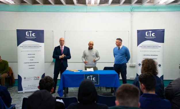 El Centro de Formación de Gibraltar celebra la finalización de la formación de Nivel 1 y premia a los Mejores Aprendices del Año