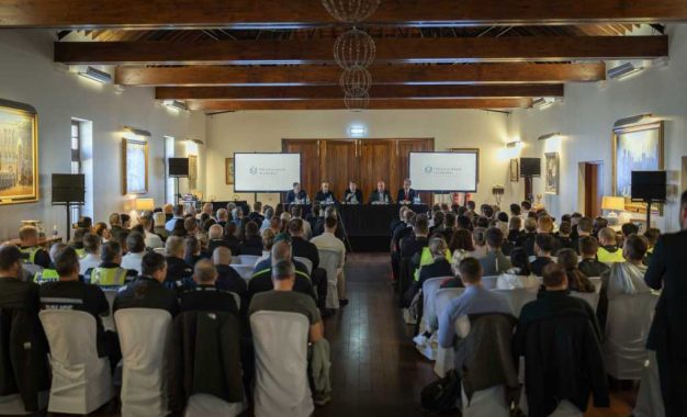 El Gobierno informa a los oficiales de todos los rangos de la Real Policía de Gibraltar sobre asuntos operativos relacionados con el Tratado.