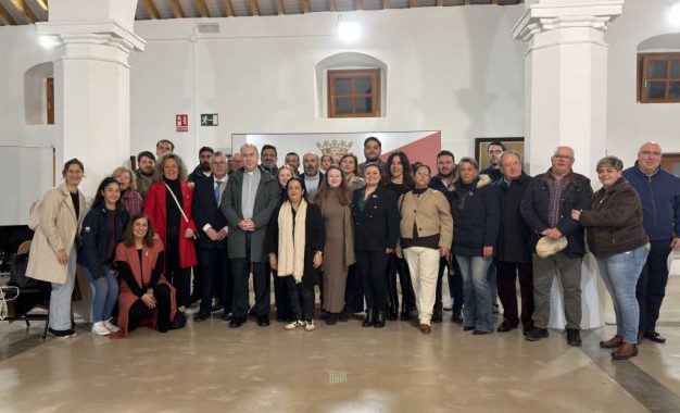 Convivencia cofrade en el antiguo pósito previa a la Semana Santa