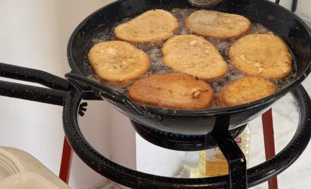 Las mujeres de Las Flores 2.0 endulzan la cercana llegada de la Semana Santa