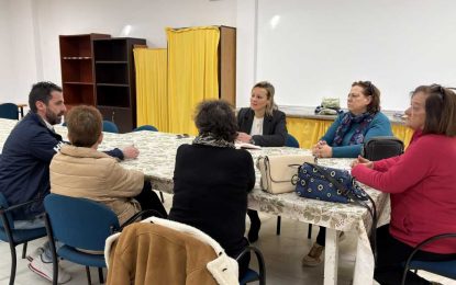 Reunión con responsables de la Asociación de mujeres de Campamento, Mudeca