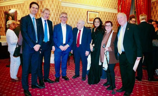 Homenajes al exrepresentante de Gibraltar en el Reino Unido en el  National Liberal Club