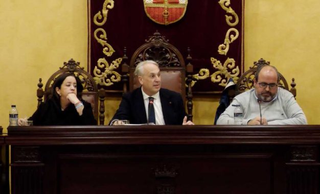 El alcalde destaca del Pleno las iniciativas para la construcción de viviendas