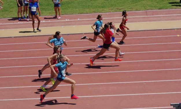 Más de una treintena de atletas sanroqueños participan en el V control federativo en Málaga