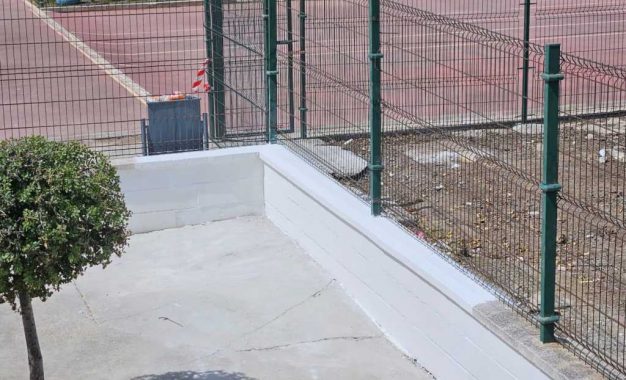 Reparado un muro en el CEIP Gloria Fuertes